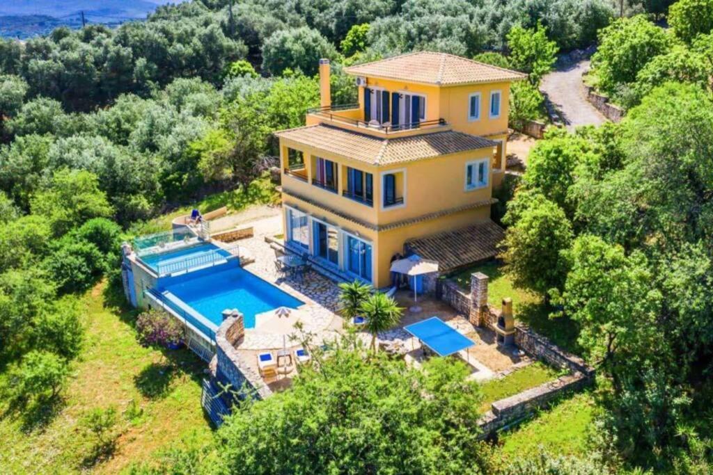 The Hillside Villas, Stunning Views & Private Pool Villa