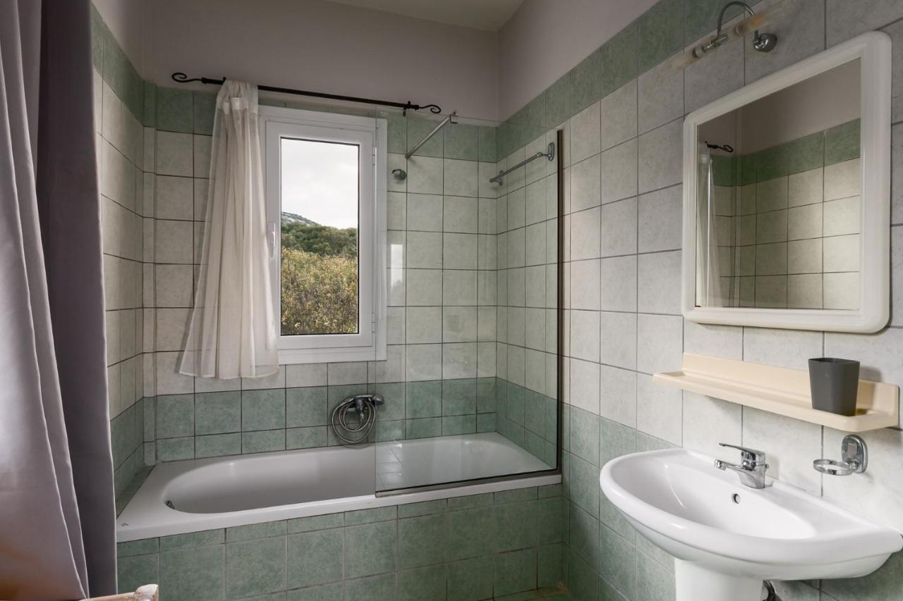 The Hillside Villas, Stunning Views & Private Pool * Kassiopi